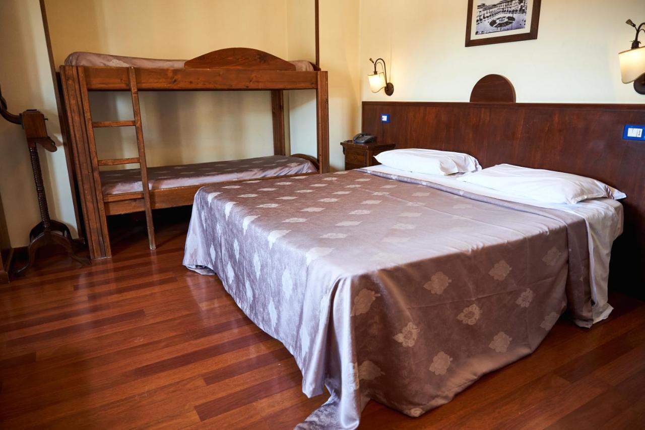 Hotel Max أفيرسا المظهر الخارجي الصورة