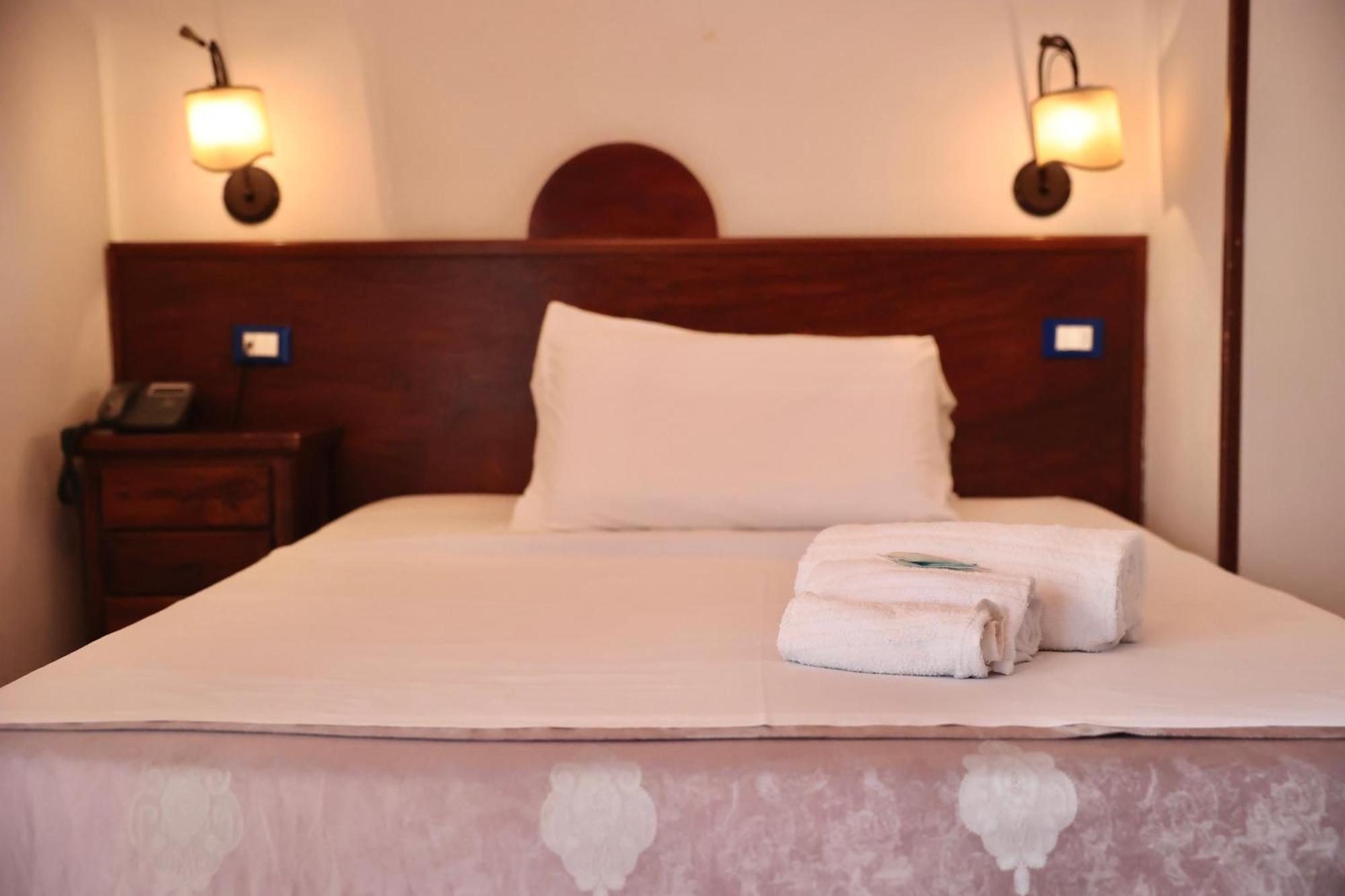 Hotel Max أفيرسا المظهر الخارجي الصورة