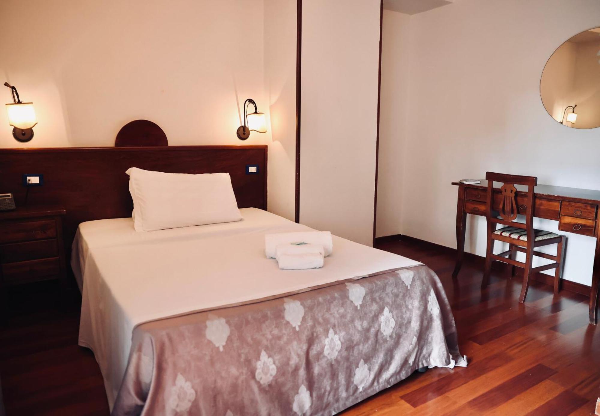 Hotel Max أفيرسا المظهر الخارجي الصورة