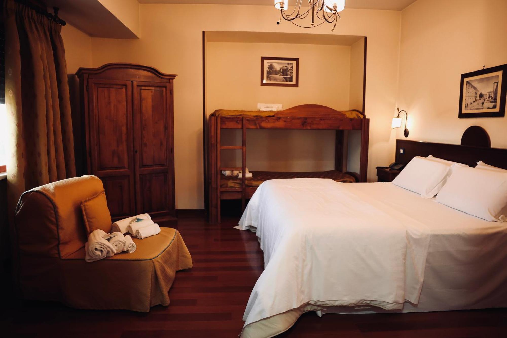 Hotel Max أفيرسا المظهر الخارجي الصورة