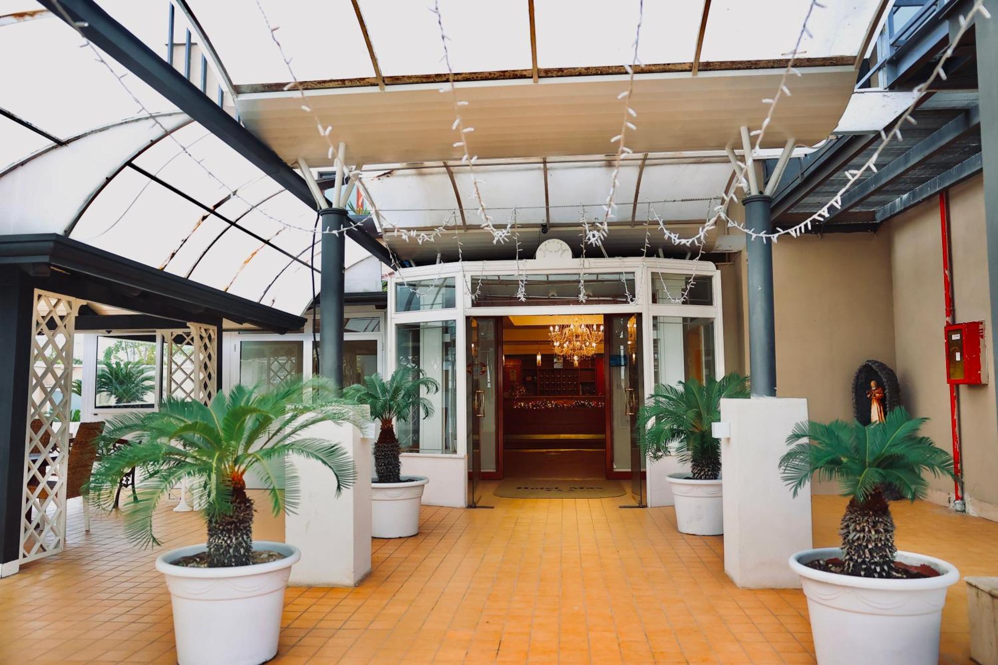 Hotel Max أفيرسا المظهر الخارجي الصورة
