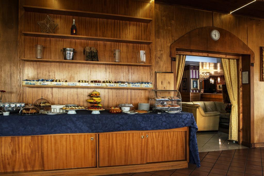 Hotel Max أفيرسا المظهر الخارجي الصورة